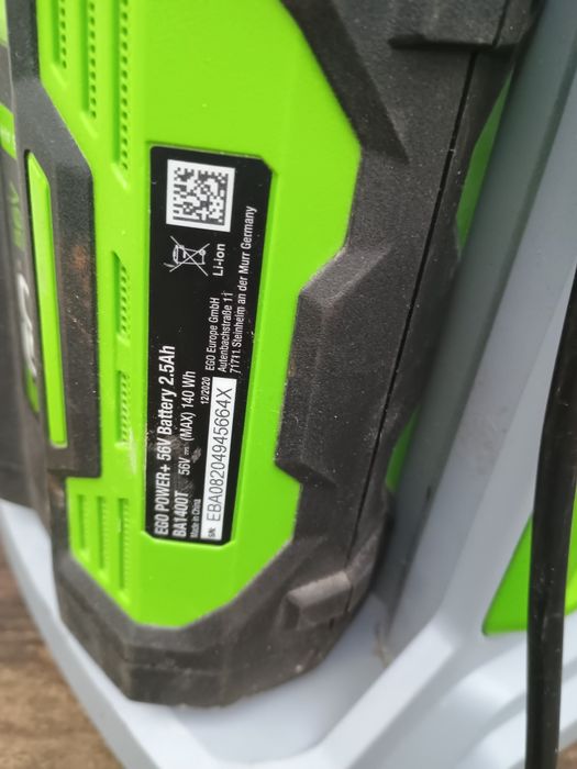 Baterie și încărcător rapid ego