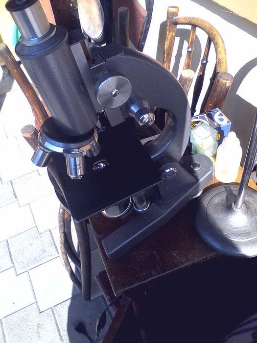 Microscop vechi  Lemardeley Paris ,No 74771 cu 4 obiective