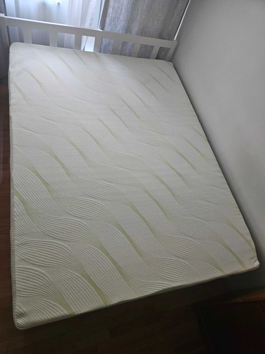 Set complet – pat + saltea + topper 140 × 190 cm