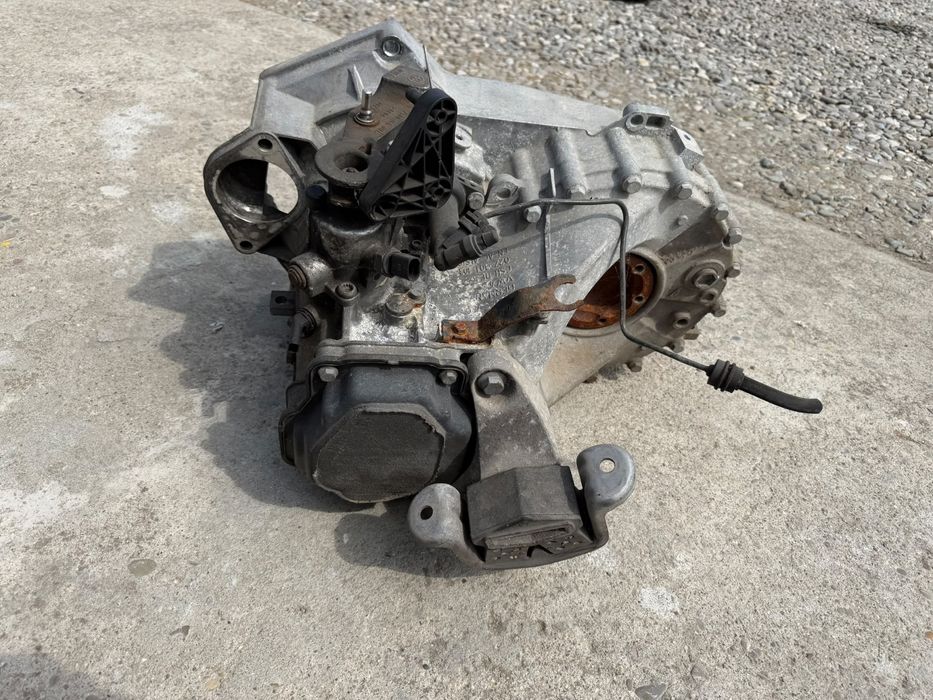Far Motor / Cutie viteze 5 trepte - VW transporter T5 - 2.0 Tdi - 2011 -