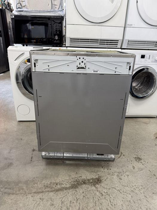 Съдомиялна  Miele за вграждане XXL автоматично отваряне