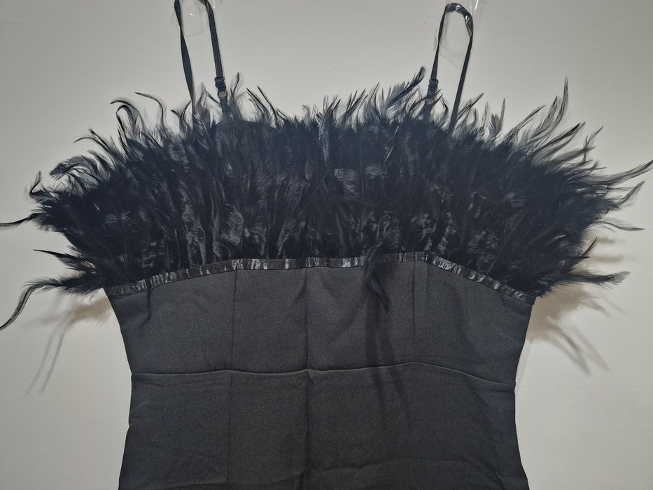 Rochie de seara cu pene