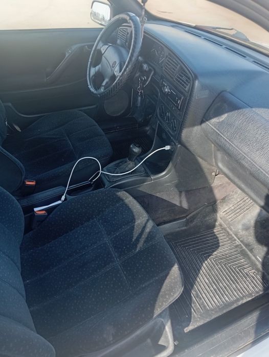 Машина Volkswagen Passat B4