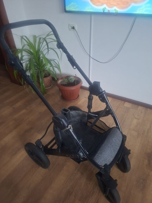 Каляска в хорошем состоянии