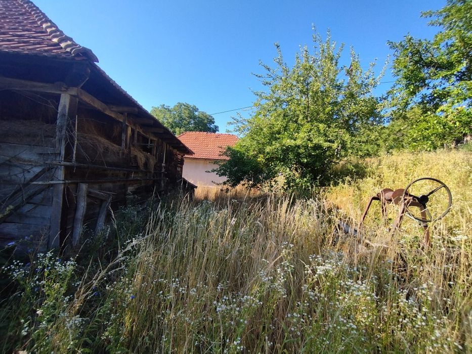 Vând casă+șură de vânzare