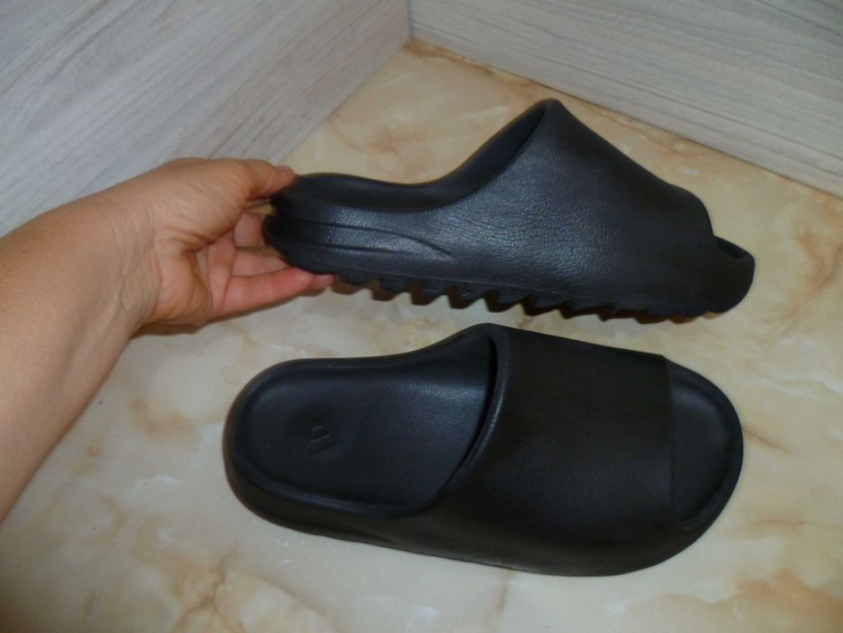 ADIDAS Yeezy чехли №39