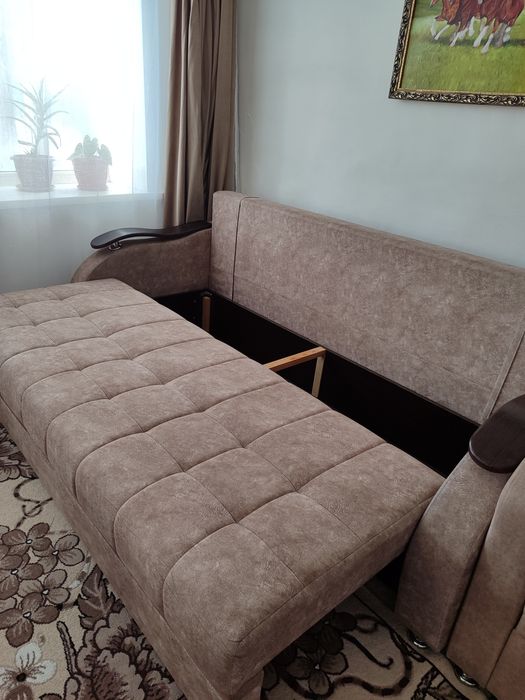 Диван сатылады, срочно!