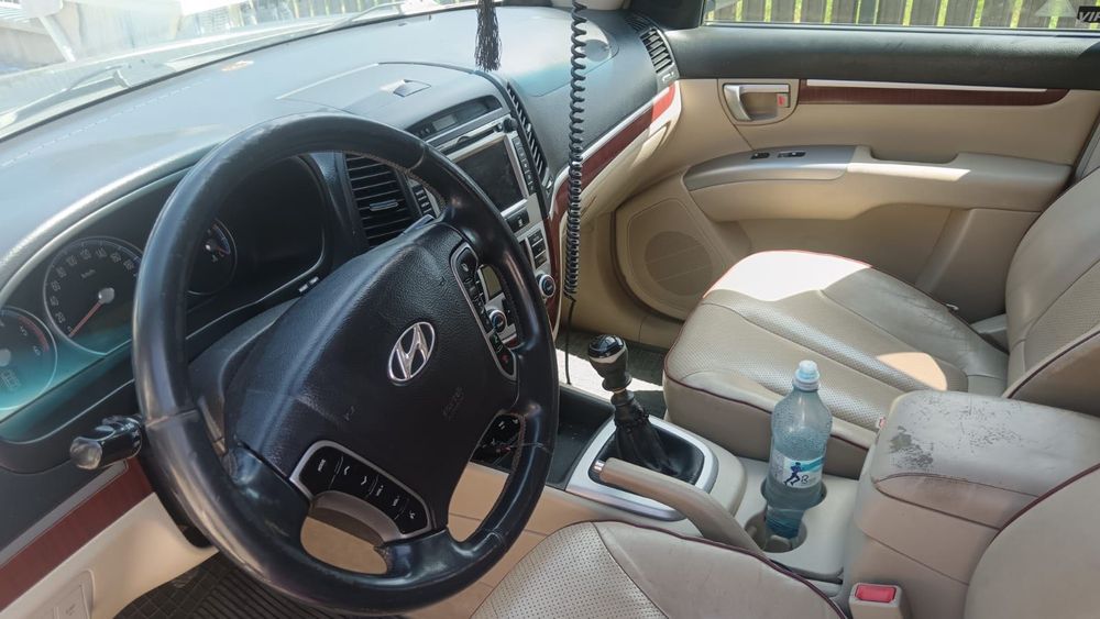 Vând Hyundai Santa fe