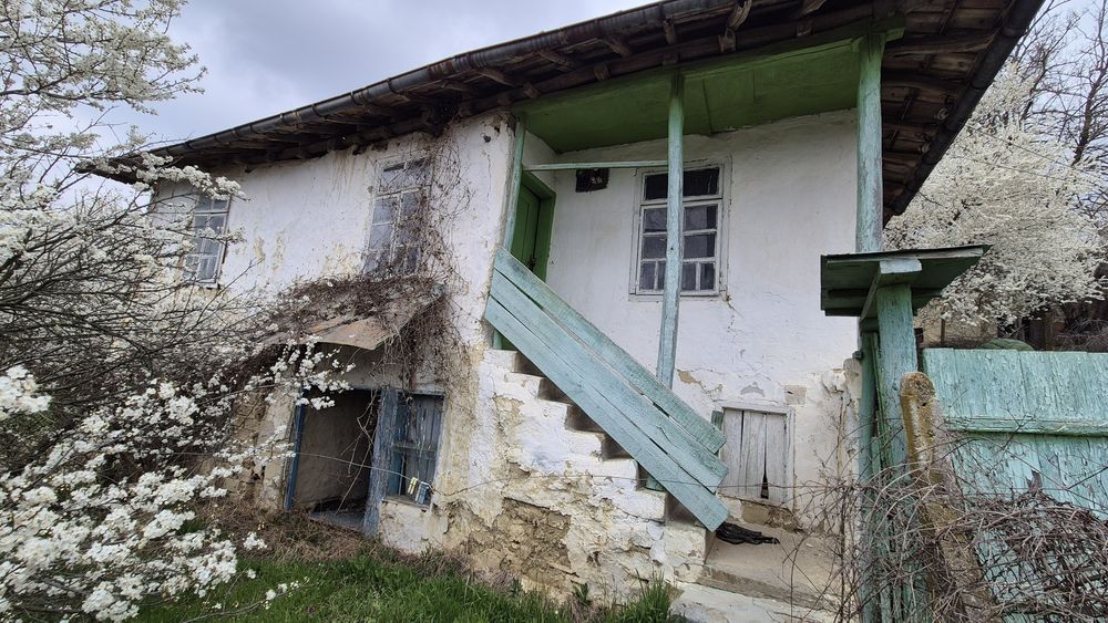 Къща в село Любичево