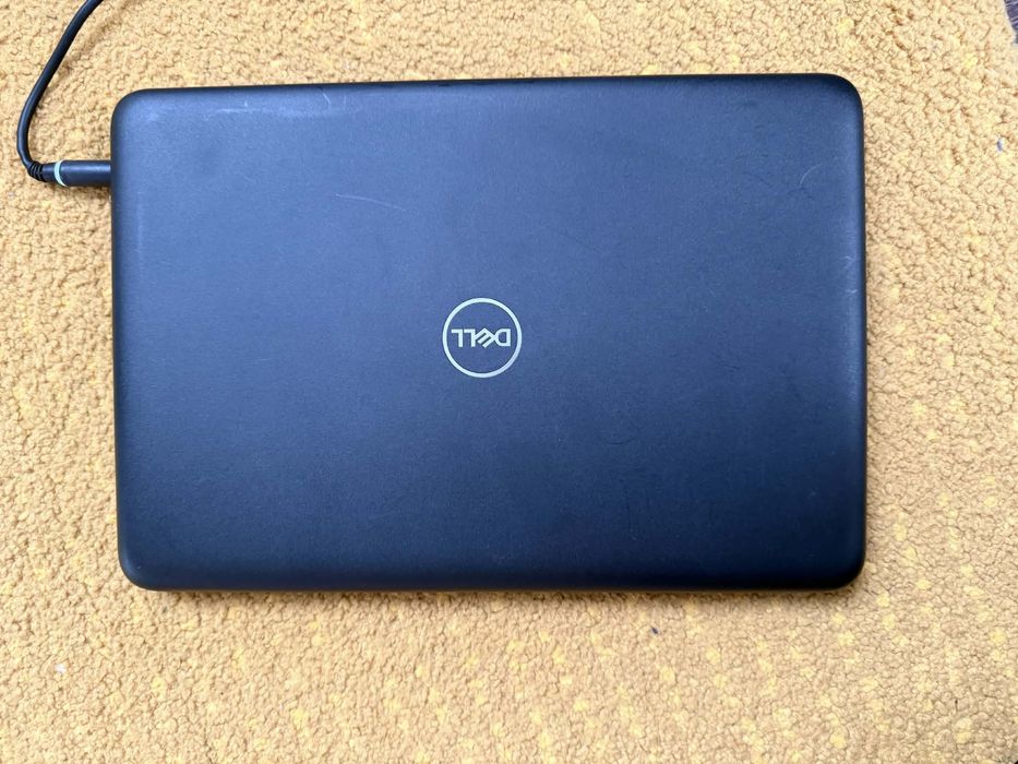 Лаптоп Dell Latitude 3190