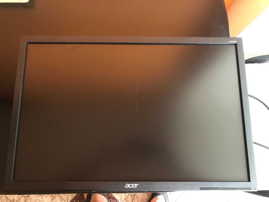 Samsung S24E650PL, 24", FHD 1920x1080, 16:9, 1000:1, 250 cd/m2, Говорители, USB HUB,без стойка, за стена