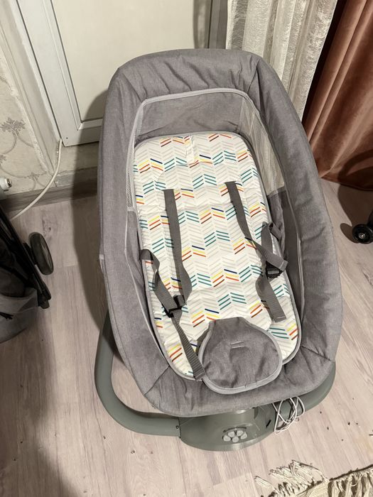 продам коляску,2 шезлонга