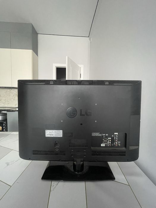 Телевизор LG  10.000 тг