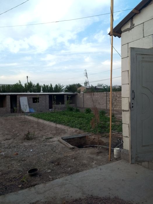 Ховли Уй сотилади