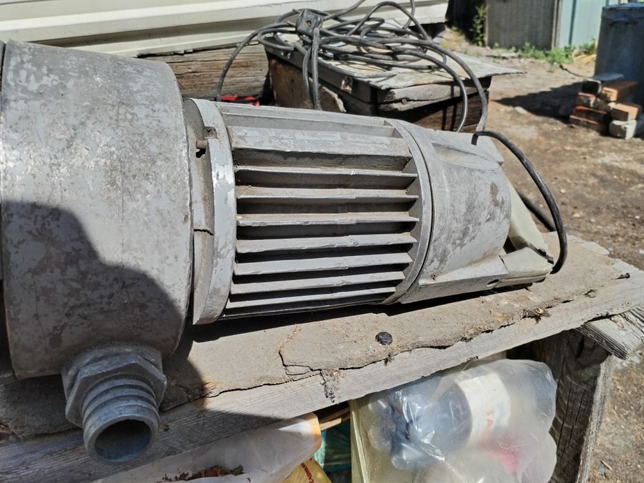 Продам Электронасос Арекс