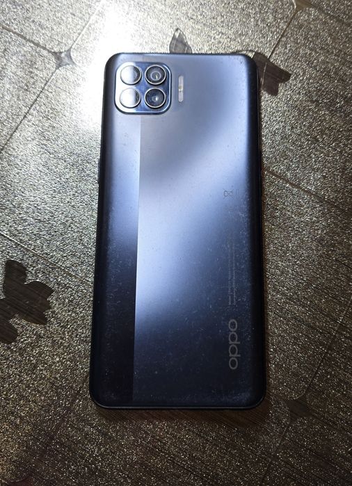 Продам телефон oppo reno 4 lite.