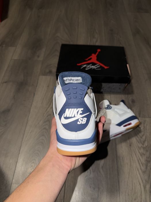 Jordan 4 Retro