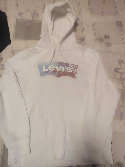 Суичър худи Levi's и две блузи