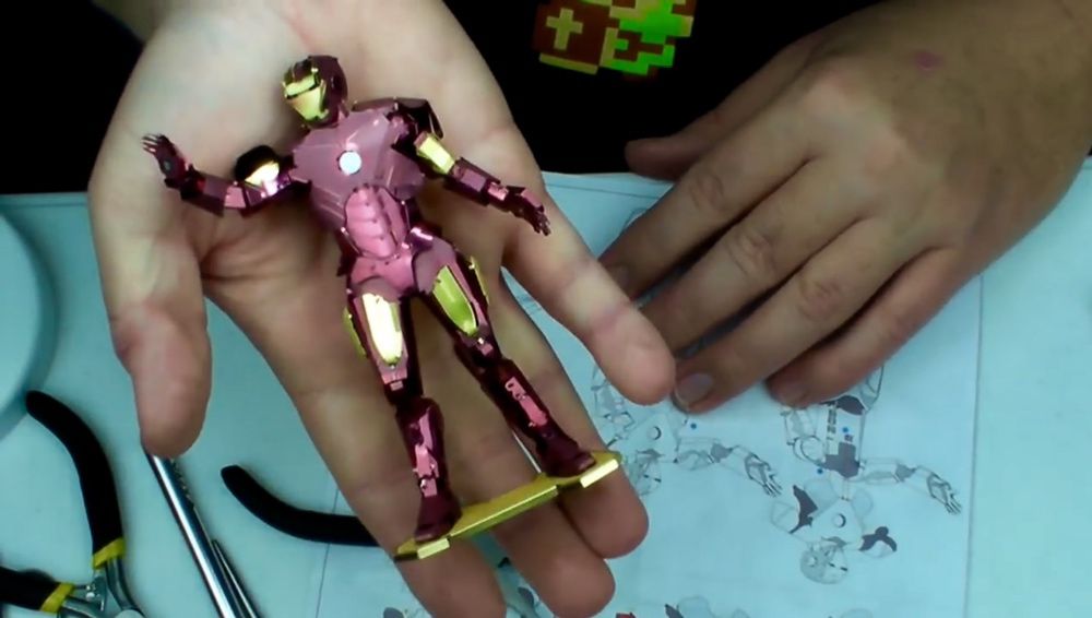 Puzzle metal machete 3D Metal Earth set avengers marvel iron man