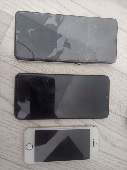 Iphone 5s + 2 смартфона на запчасть