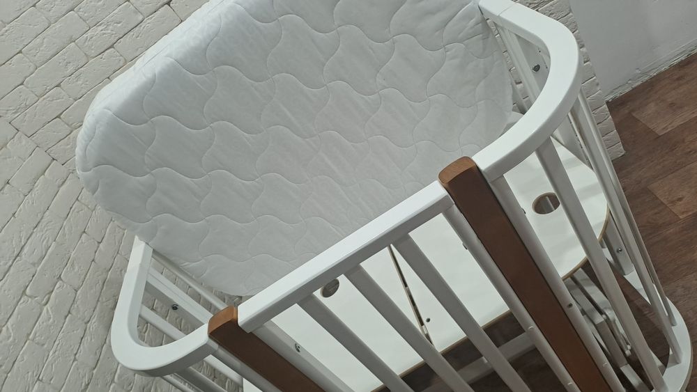 Кроватка с Маятником