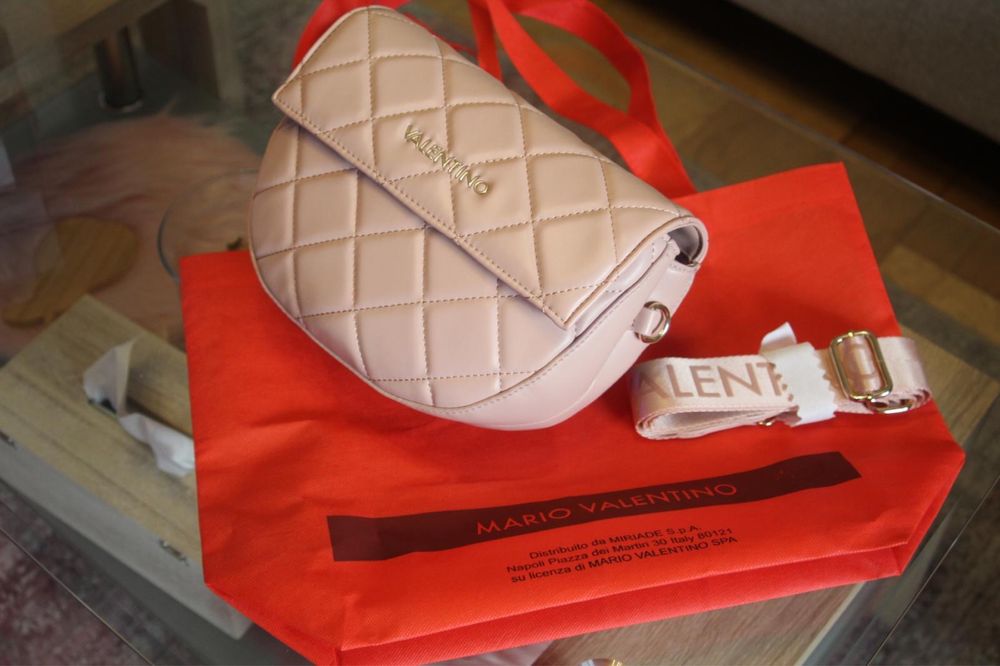 Geanta valentino noua cu eticheta