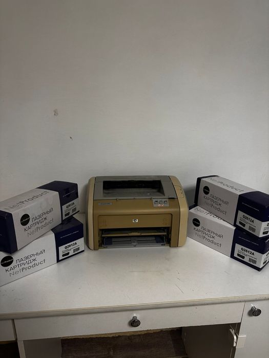 Принтер HP LaserJet 1020