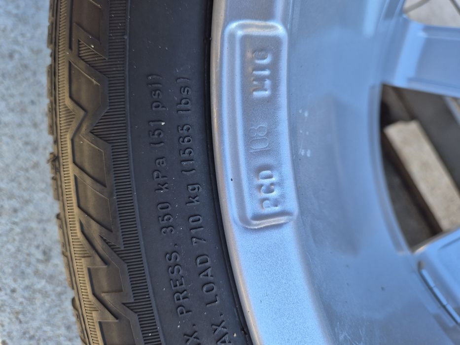 Джанти Dezent 17 цола 5х108 , 7j et50 , 215/60/17 Ford Volvo