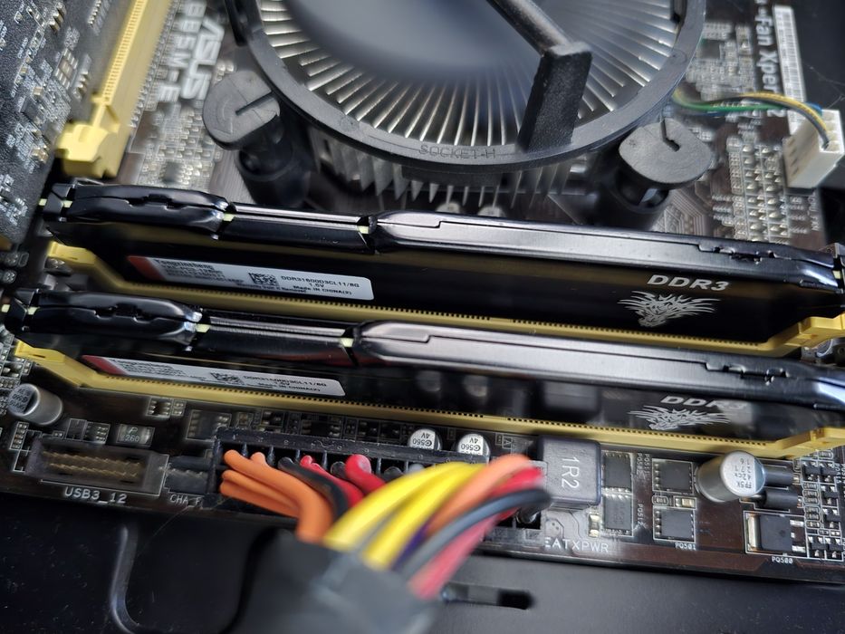 Memorii RAM 8GB DDR3