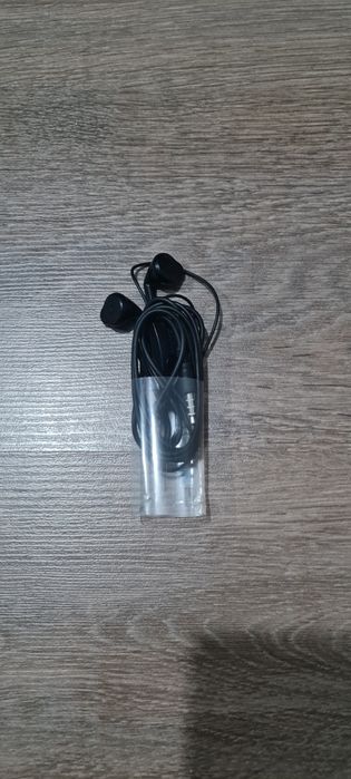 Продам наушники от самсунга