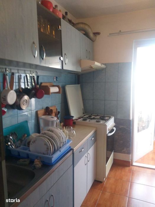 Decomandat, Rovine-Scola 39, 93.000 Euro neg.