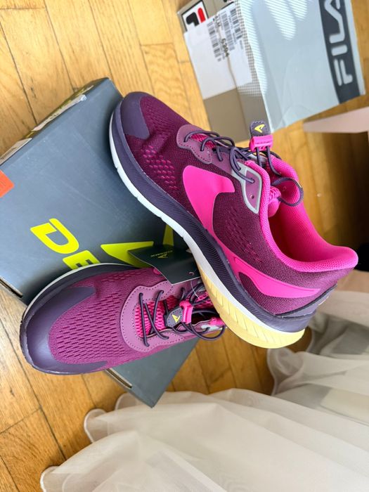 Кроссовки новые demix