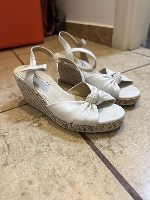 sandale cu platforma