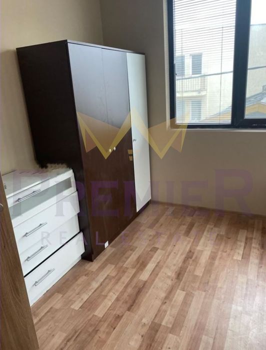 Дава се под наем Тристаен апартамент в Варна, Погреби - 80 кв.м за 433.5 € - Снимка #4