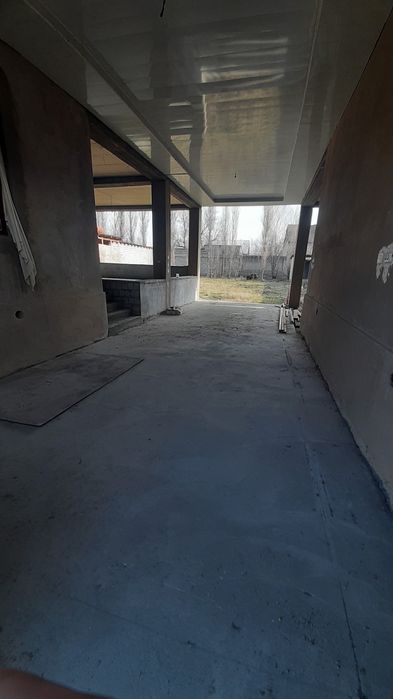 Уй сотилади 8 соток 4 хонали