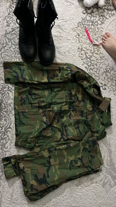 Продам берцы и камуфляж