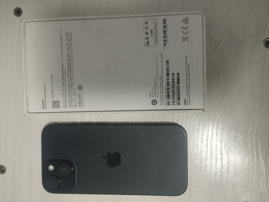 Смартфон Apple iPhone 15 128Gb черный