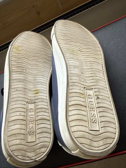 Спортно - елегантни обувки Guess, 44 размер