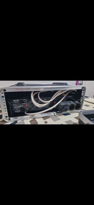 Behringer ep4000 cx 2310 case rack 3U.