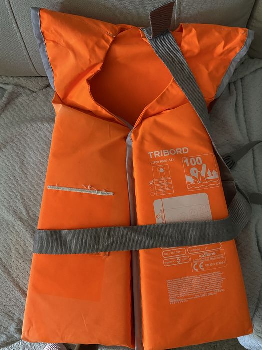Vesta apa copii 40-60 kg cu fluier Decathlon