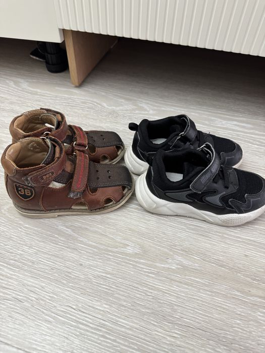 Сандали и кроссовки детские