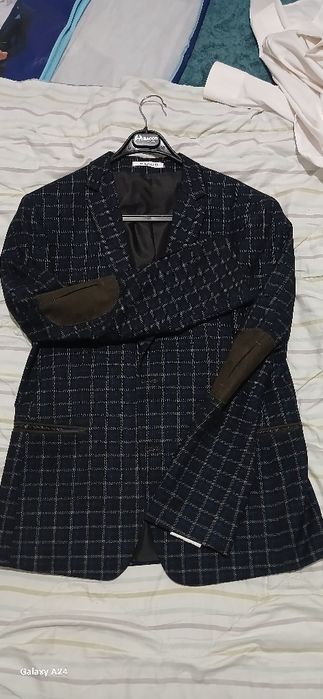 Pidjak kastyum sotiladi