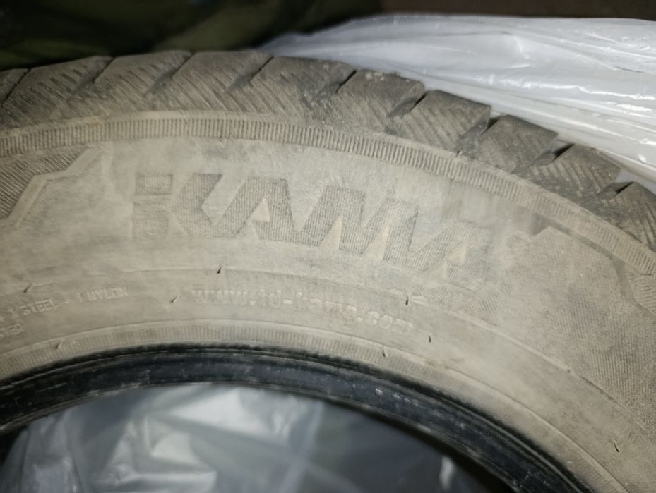 Продам шины шипованные