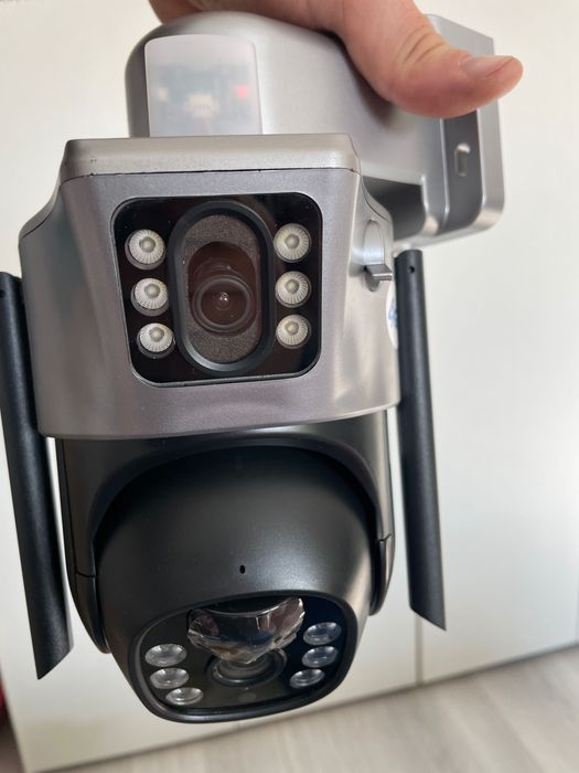 Camera de supraveghere cu cartela 4G și încărcare solară