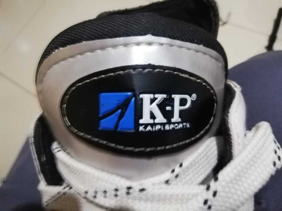 Хоккейные конки.