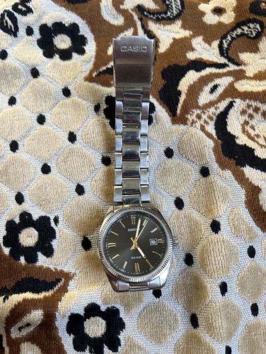 Серебрянные часы CASIO