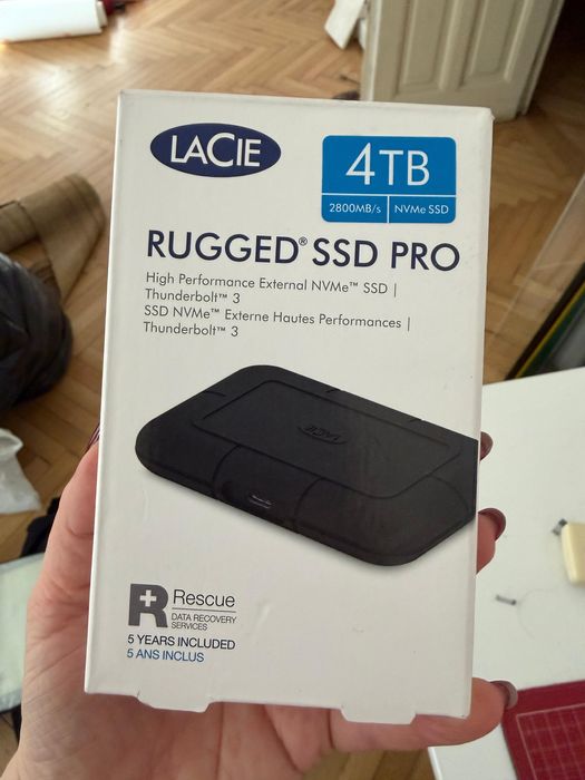SSD extern LaCie Rugged SSD Pro, 4TB, Thunderbolt 3, rezistent la apa si socuri, negru