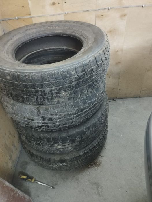 Продам шины на лексус