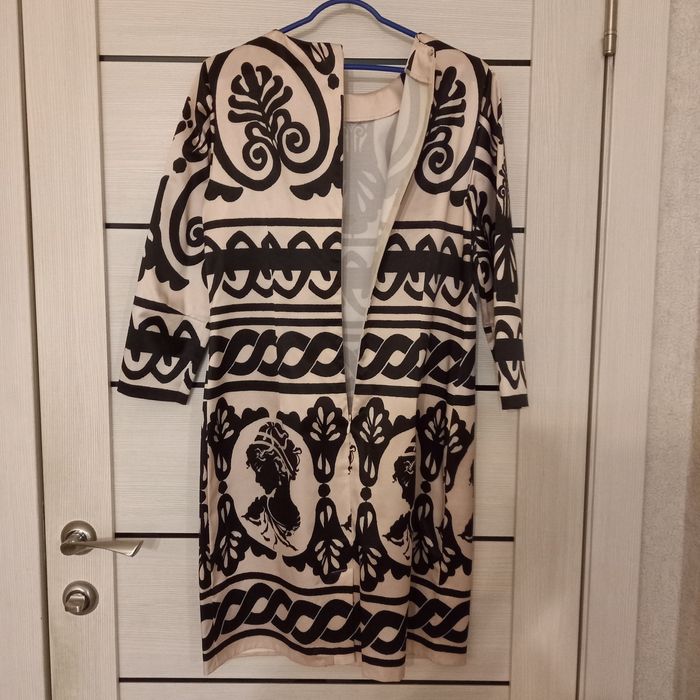 Продам стильное платье.