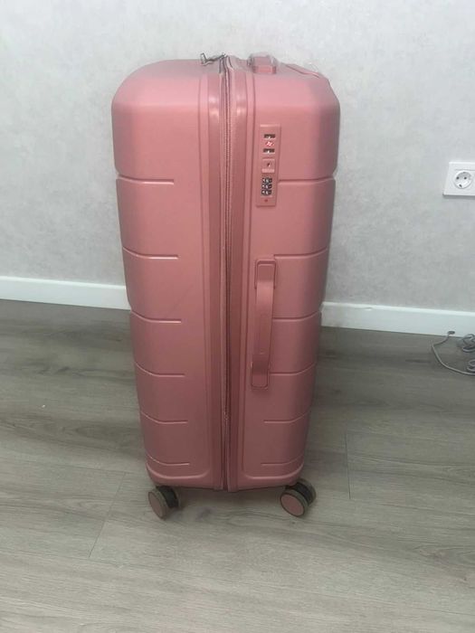 Чемодан (карбон)